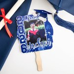 Personalisierte Multicolor 2026 Grad Graduierung Foto Fan mit Namen Foto Requisiten Graduierung Geschenk für Absolventen