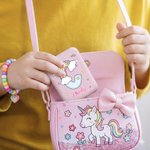 Personalisierte Fantasy Einhorn Initial Portable LED Double-Sided Compact Makeup Spiegel mit Namen Geburtstag Brautjungfer Geschenk für Frauen Mädchen