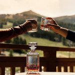 Personalised Vintage American Flag Design Whiskey Decanter with 1-6 Names Father's Day Birthday Gift for Men Whiskey Lovers