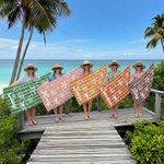 Personlig Multicolor Ocean Theme Stripe Överdimensionerad snabbtorkande strandhandduk med namn Strandresor Essentials Födelsedagspresent för familj Vän