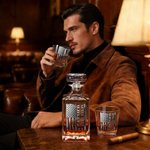 Personalised Vintage American Flag Design Whiskey Decanter with 1-6 Names Father's Day Birthday Gift for Men Whiskey Lovers