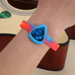 Personalized Engraved Name Silicone Guitar Pick Holder Wristband with  5 Picks Daily Use Birthday Gift for Guitar Music Lovers