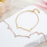 Personoitu sydänrannekoru omalla kaiverruksella minimalistinen lahja syntymäpäivä tai vuosipäivä