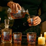Personalized Vintage American Flag Whiskey Decanter with 1-6 Names Father's Day Birthday Gift for Liquor Lovers Men