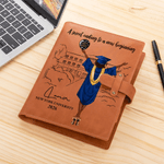 Graduación Personalizada Carácter A5 PU Cubierta de cuero cuaderno con el nombre y el año Cumpleaños Regalo de graduación para estudiantes y graduados