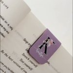 Personalizado floral inicial magnético de cuero de la PU Marcapáginas clip con el nombre de regalo de cumpleaños para los amantes de los libros