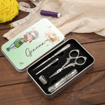 Personalised Cartoon Sewing Girl Birth Flower 6 Pcs Sewing Tool Kit with Name Birthday Gift for Mom Grandma Sewing Lover