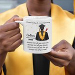 Personalizado Dulce Final Nuevo Comienzo Graduado Personaje Taza de café de cerámica con nombre y año Cumpleaños Regalo de graduación para la clase de 2026 Graduados