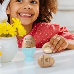 Œuf de Pâques en bois personnalisé avec texte nom et année - Cadeau de Pâques pour bébés enfants