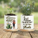 Maceta de cerámica con nombre y base de bambú Flor de nacimiento personalizada Personaje de dibujos animados Decoración de jardín Regalo de cumpleaños para los amantes de la jardinería Familia