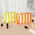 Trousse de maquillage brodée multicolore avec pompon Sac de voyage essentiel Anniversaire Cadeau de fête des mères pour les femmes