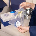 Magnete personalizzato in resina glitterata per cappello da laurea con nome dell'anno Set di 5 decorazioni per il frigorifero Ricordo della scuola, festa di laurea, regalo per i laureati
