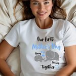 Nuestro primer Día de la Madre juntos - Camiseta personalizada 100% algodón con nombres Regalo del Día de la Madre para la nueva mamá