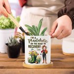 Maceta de cerámica con nombre y base de bambú Flor de nacimiento personalizada Personaje de dibujos animados Decoración de jardín Regalo de cumpleaños para los amantes de la jardinería Familia