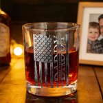 Personalized Vintage American Flag Design 10 oz Rock Whiskey Glass with 1-6 Names Father's Day Birthday Gift for Men Whiskey Lovers