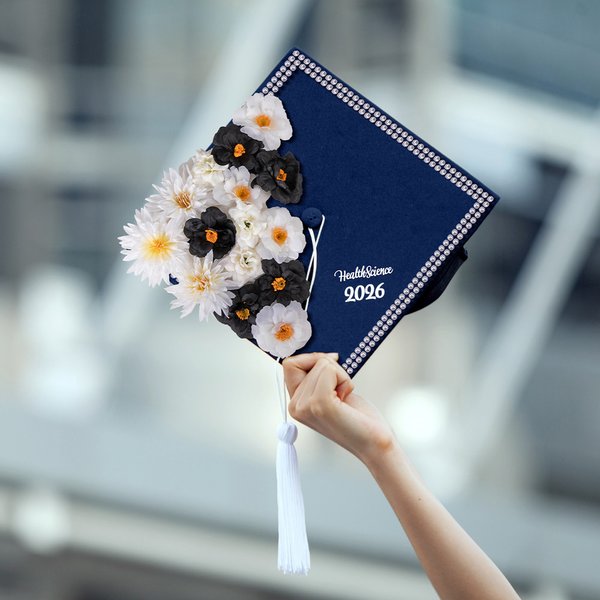 Personalized Class of 2026 Handmade Glitter Floral and Beads Grad Cap Decor with Text Gift for Graduates