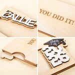 Gepersonaliseerde Grad Cap Houten Geldhouder Geld Envelop met Naam en Gegraveerde Tekst Klasse van 2026 Afstudeercadeau voor Afgestudeerden