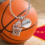 Gepersonaliseerde stereoscopische basketbal hanger ketting met gegraveerde naam en nummer cadeau voor basketbal liefhebber