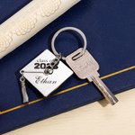 Personlig Graduation Cap Class of 2026 Graverat namn Nyckelring med tofshänge Ryggsäck Tillbehör Graduation Party Gift for Graduates