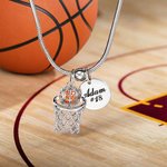 Gepersonaliseerde stereoscopische basketbal hanger ketting met gegraveerde naam en nummer cadeau voor basketbal liefhebber