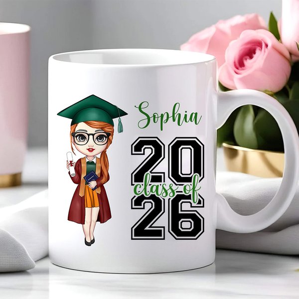 Personalizzato 2026 Cartoon Graduate Personaggio in ceramica 11 oz 15 oz tazza di caffè con nome Home Decor Graduation Keepsake regalo per le donne uomini