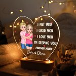 Personalizzato personaggio dei cartoni animati che si abbraccia a forma di cuore Luce notturna a LED in acrilico con base in legno e nome Regalo di San Valentino per la casa per la coppia
