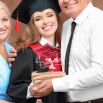 Personalisierte Graduation Cap Einstellbare LED-Nachtlicht mit verschiedenen Farben wechselnden und hölzernen Basis Graduation Souvenir Zimmer Dekoration Geschenk für Absolventen