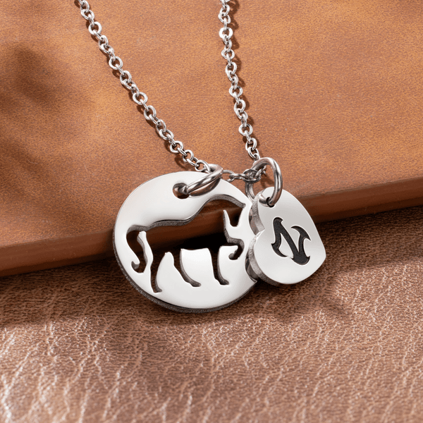 Personalisierte hohle Pferd Halskette mit anfänglichen Herz Charme Exquisite Schmuck Spiel Tag Jahrestag Geschenk für Pferdeliebhaber Reiter