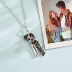 Personalisierte Paar Umarmung 2 Birthstones Halskette Zierliche Schmuck Valentinstag Jahrestag Geschenk für Paare