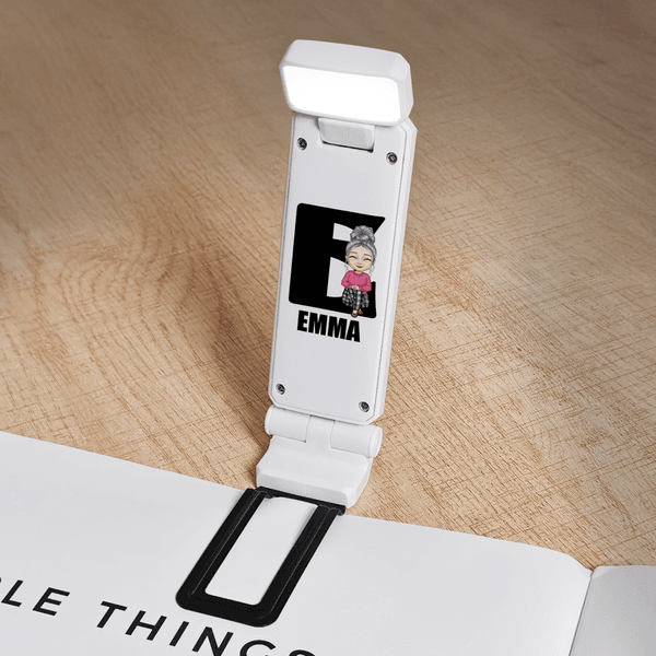 Henkilökohtainen sarjakuvahahmo Initial LED ladattava valo Clip nimi lukeminen tarvikkeet syntymäpäivälahja kirjan ystäville Kirjamatoja varten