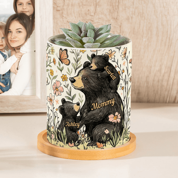 Personalised Cute Floral Butterfly Bear Mom Kid Ceramic Flower Pot with 1-5 Names and Bamboo Tray Mother's Day Birthday Gift for Mom