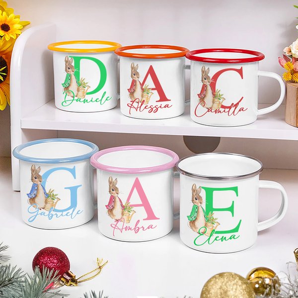 Tazza smaltata da 355 ml personalizzata con iniziale e nome design di Peter Rabbit regalo di Natale e compleanno per bambini