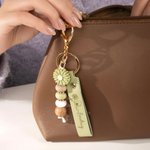 Llavero personalizado de cuero PU con nombre grabado flor de nacimiento y colgante con cuenta de margarita regalo de cumpleaños para amigas