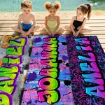 Personlig graffiti strandhandduk med namn stort sandfritt snabbtorkande badlakan unik present för födelsedag semester och resa