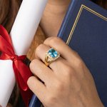 Anillo cuadrado personalizado de piedra de nacimiento con circón y texto grabado Regalo de finalización para graduados de la promoción de 2026