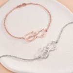 Bracelet personnalisé Mobius Infinity en forme de coeur de chat avec nom Bijoux élégants à porter au quotidien Cadeau d'anniversaire pour les amoureux des chats