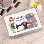 Patch Machine à coudre Cartoon Sewing Girl Kit Kit de couture Boîte de rangement avec nom Anniversaire Fête des mères Cadeau pour Maman Grand-mère Amoureux de la couture