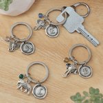 Porte-clés personnalisé en forme d'éléphant chanceux avec breloque initiale Accessoire de sac Cadeau d'anniversaire pour les femmes, les hommes et les amateurs d'éléphants