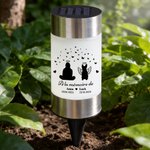Lampe solaire de jardin personnalisé avec texte nom et année - Motif silhouette avec ailes d'ange - Cadeau commémoratif pour famille