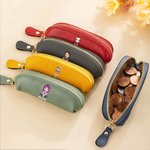 Henkilökohtainen sarjakuvahahmo Mini PU Nahka kolikkokukkaro nimellä Päivittäiset matkatarvikkeet Syntymäpäivälahja tytöille pojille pojille