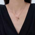 Collana con croce di pietra di nascita personalizzata con iniziale Dainty Gioielli Regalo di compleanno da indossare quotidianamente per la mamma cristiana