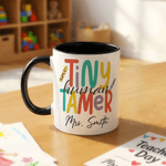 Personalisierte bunte winzige menschliche Dompteur 11 oz 15 oz Keramikbecher mit Namen täglichen Gebrauch Daycare Lehrer Tag Geburtstagsgeschenk für Vorschullehrer