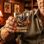Bicchiere da whisky con nome personalizzato Retro Dragon 10 oz Rock Whiskey Gift for Man Bartender Whiskey Enthusiast