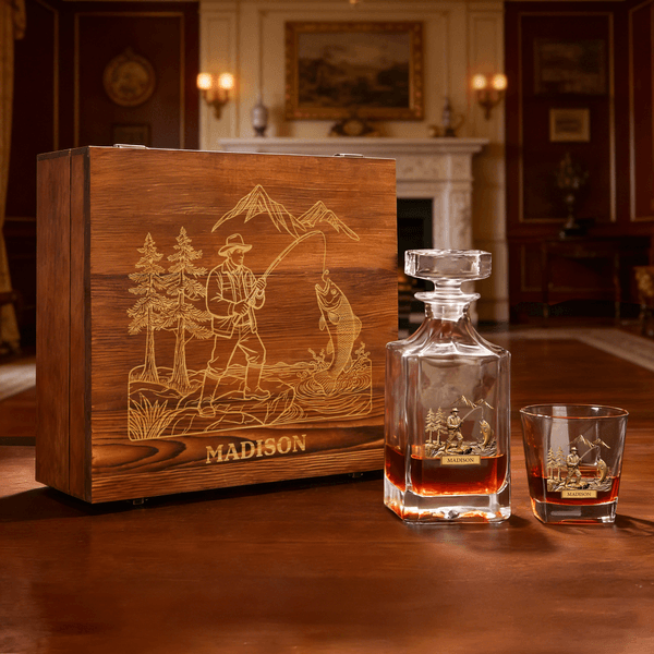 Personalisierte Vintage Angeln Szene Platz Dekanter mit Namen Geburtstag Geschenk für Männer Whiskey-Liebhaber