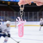 Gepersonaliseerde ijshockeystick sleutelhanger met 3D-gedrukte naam Game Day verjaardagscadeau voor hockey liefhebbers sportliefhebbers