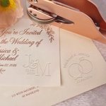 Gepersonaliseerde initialen combinatie boek Embossing stempel Hand Held Embosser met naam en datum bruiloft verloving geschenk voor paar pasgetrouwde