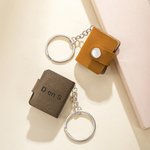 Gepersonaliseerde Mini Fotoalbum-sleutelhanger van PU-leer met Tekst en Ruimte voor 10-14 Foto’s Verjaardag- of Jubileumcadeau voor Vrienden Koppels