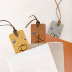 Gepersonaliseerde Geboortebloem Vlinder PU Leren Bladwijzer met Naam Lezen Verjaardagscadeau voor boekenliefhebbers Boekenwurmen