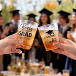 Gepersonaliseerde Graduation Cap Congrats Frosted Plastic Cups met naam en jaar Set van 10 Graduation Party Favor voor afgestudeerden