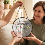 Personalized 1-8 Birth Flowers Suncatcher Glass Ornament with Names Window Balcony Hanging Decor Mother's Day Gift for Mom Grandma